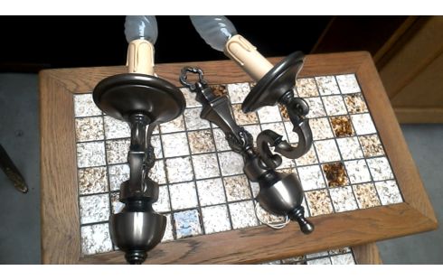 MUURLAMP LOT VAN 2 TIN