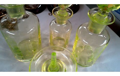 FLACON PARFUM SET VERTE GLACE