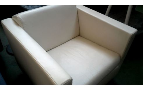 SILLÓN DE CUERO CLUB BLANCA CUERO