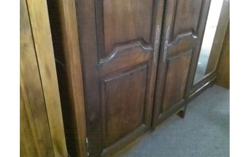 ARMOIRE 2P AVEC 4 ETAGERES