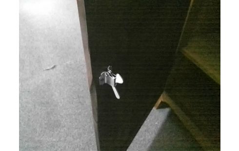 ARMOIRE 2P AVEC 4 ETAGERES