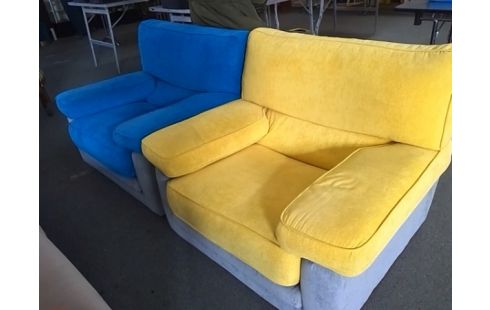 FAUTEUIL MODERNE COUSSINS PLUME