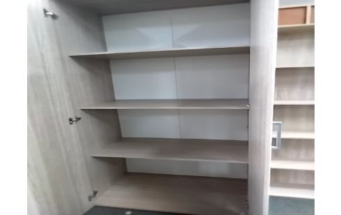 ARMOIRE MODERNE 4 P 2 T QQ USURES BAS