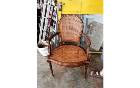 FAUTEUIL STYLE LOUIS XVI