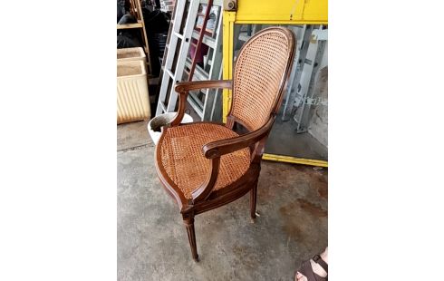 FAUTEUIL STYLE LOUIS XVI