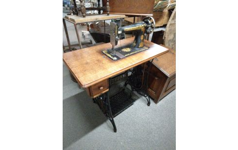 MACHINE A COUDRE SINGER