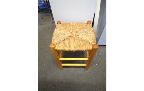 TABOURET ASSISE PAILLEE