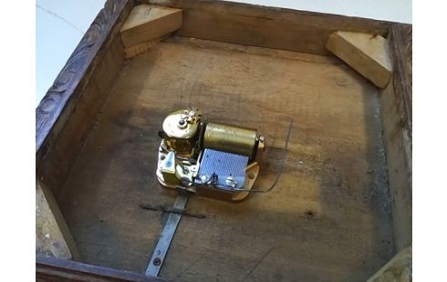 DESSOUS DE PLAT MUSICAL BOIS ET MARBRE