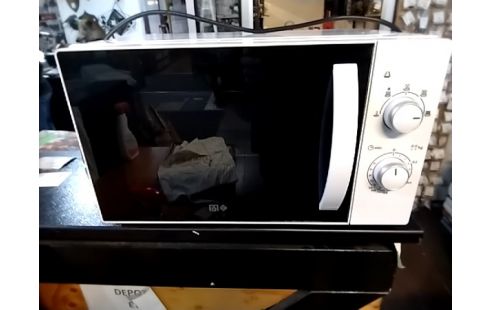 FOUR MICRO ONDES FAR