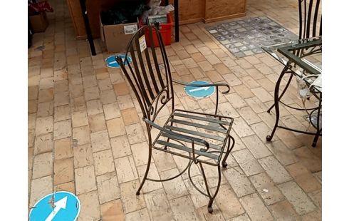 4 CHAISES et 2 fauteuils fer forge