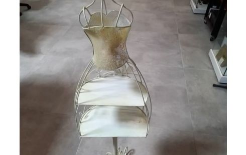 MANNEQUIN DECORATIF FFORGE BLANC AVEC ETAGERES