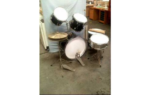 SCHLAGZEUGSET 8TLG. <CHESTER> +ZUBEHÖR