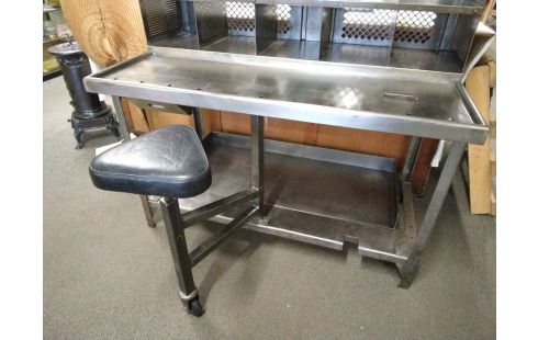 BUREAU TRI POSTAL ENTIÈREMENT DÉCAPÉ