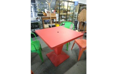 TABLE TOLIX KUB