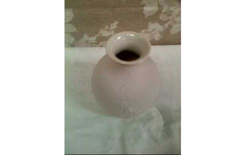 VASE KL. <KAISER> PORZ. WEISS ROSEN