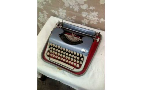 MÁQUINA DE ESCRIBIR