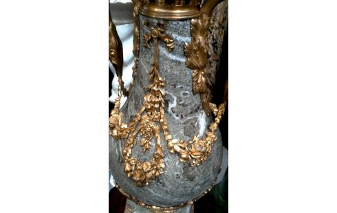 DECO-OBJECT ORNAMENT MARMER VERGULD BRONS