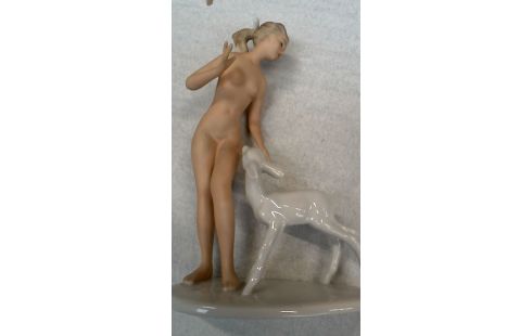 BEELD MEISJE MET HERT WALENDORF