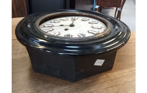 HORLOGE OEIL DE BOEUF