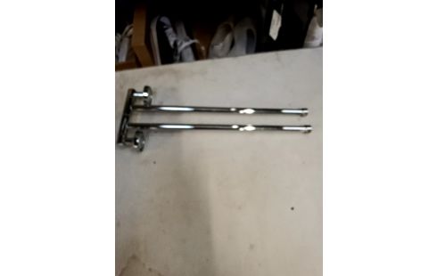 SECHE SERVIETTES CHROMÉ MURAL