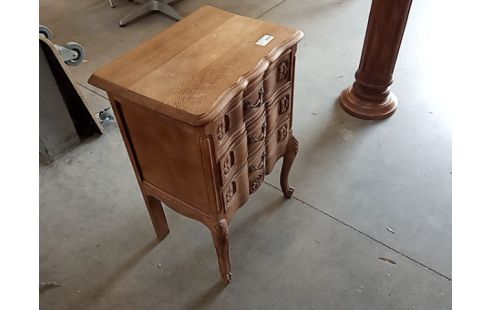 MEUBLE COIFFEUSE STYLE LOUIS XV 3 TIROIRS