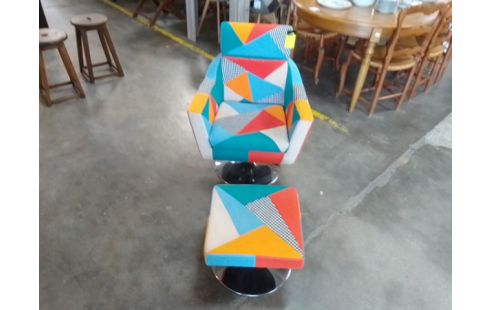 FAUTEUIL + REPOSE PIED TISSU MULTICOLORE