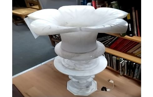 COLONNE Avec lampe en albatre