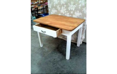 ESSTISCH WEISS OBERFL.