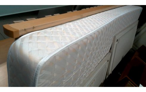 BED 90X200 MET MATRAS