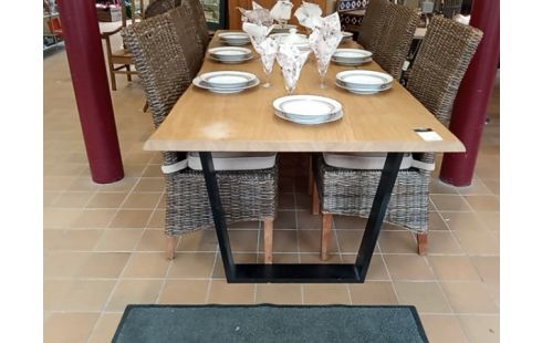 TABLE STYLE INDU FINITION CHENE 240/110