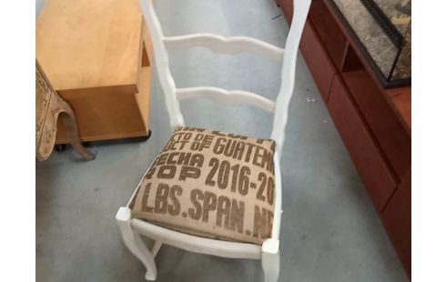 CHAISE PATINEE BLANCHE FOND JUTE