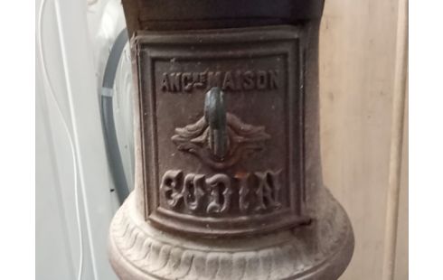 POELE A BOIS FONTE BRULE TOUT