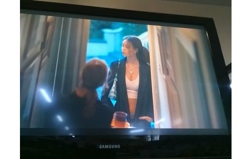 TELEVISEUR SAMSUNG 102 CM / TNT HD / AVEC TELECOMMANDE