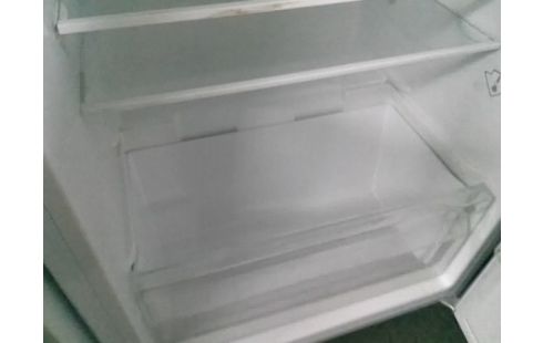 REFRIGERATEUR CONGELATEUR FAURE 165+41L (MANQUE 1 PLAQUE)