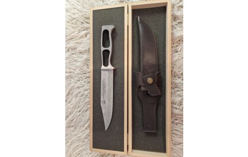 POIGNARD Puma 181000 numéroté 2708 avec étui et coffret