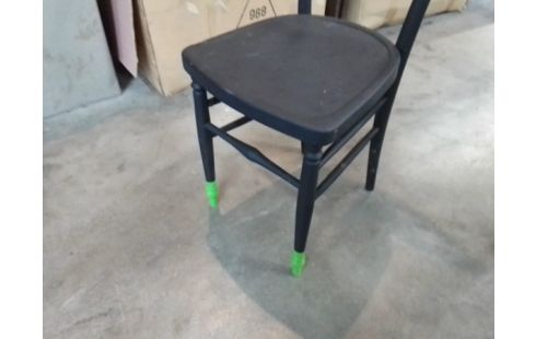 CHAISE STYLISÉ NOIR PIEDS VERT