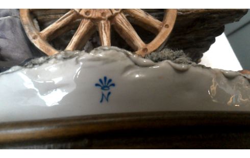 BEELD PORSELEIN JONGEN OP KAR MENE GHETTI