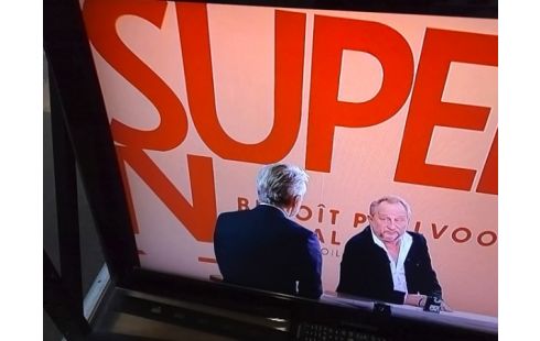 TELEVISEUR SAMSUNG 102CM / TNT HD / AVEC TELECOMMANDE / SANS PIED