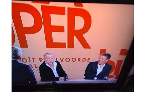 TELEVISEUR SAMSUNG 102CM / TNT HD / AVEC TELECOMMANDE / SANS PIED