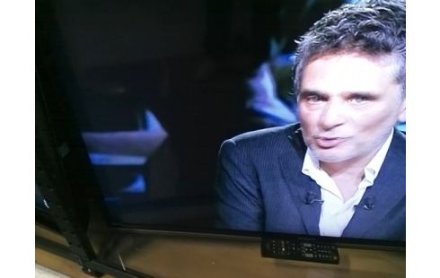 TELEVISEUR SHARP 117 CM / TNT HD / AVEC TELECOMMANDE / SANS PIED