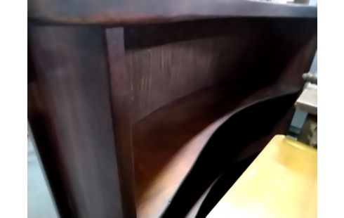 BAR TEINTE ACAJOU AVEC ÉTAGÈRES