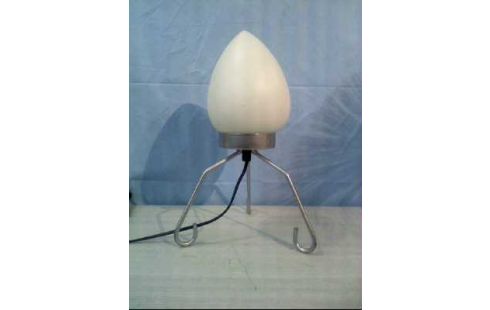 TISCHLAMPE METALLFUSS WEISS EIFÖRMIG