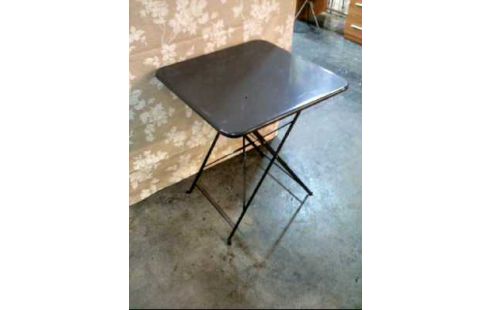 TABLE DE JARDIN PLIANT