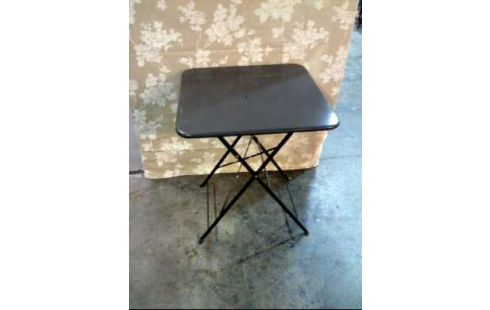 TABLE DE JARDIN PLIANT