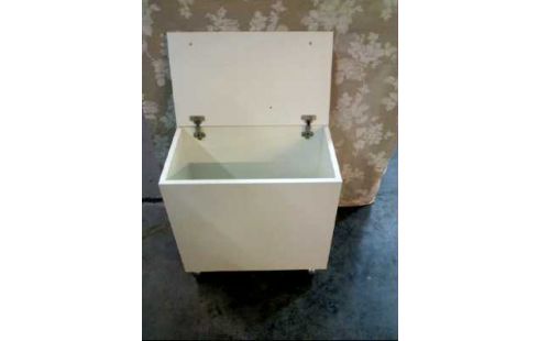 TRUHE AUF ROLLEN HOLZ WEIß WÄSCHETRUHE