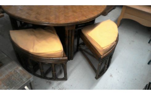 TABLE BASSE  +  4 TABOURETS