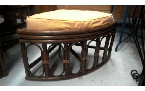 TABLE BASSE  +  4 TABOURETS