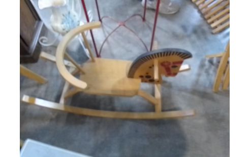 CHEVAL A BASCULE BOIS