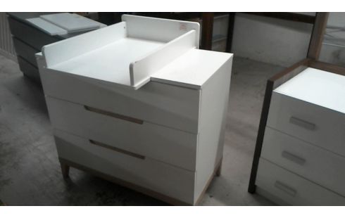 CÓMODA CON CAMBIAPAÑALES