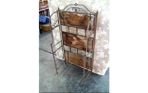 BLUMENREGAL 3-HOLZEB. METALGESTELL VERZIERT